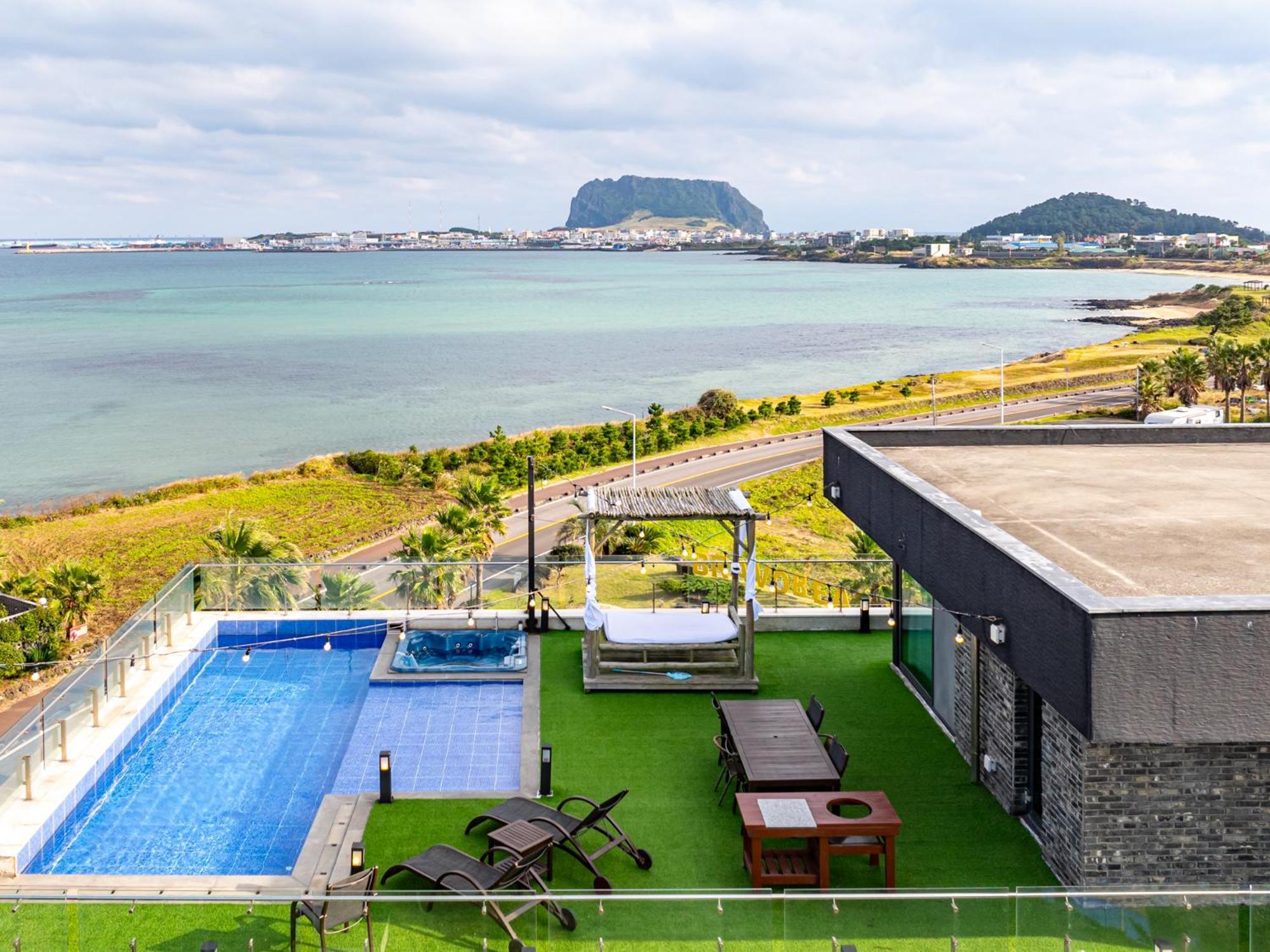 Jeju Attirance Hotel & Poolvilla Seogwipo Exterior photo