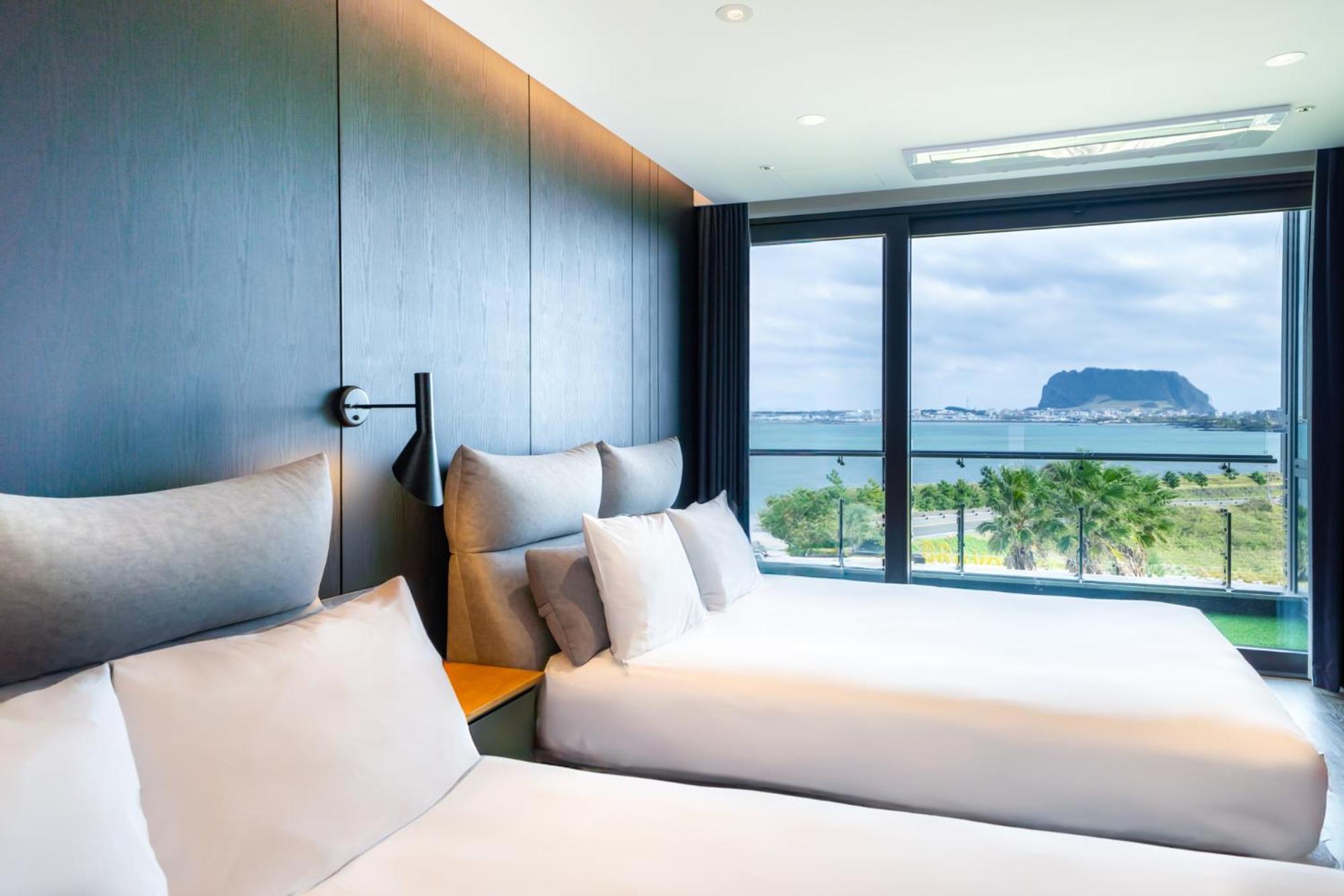 Jeju Attirance Hotel & Poolvilla Seogwipo Exterior photo